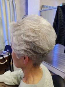 【80代マダム　シルバーパーマ】