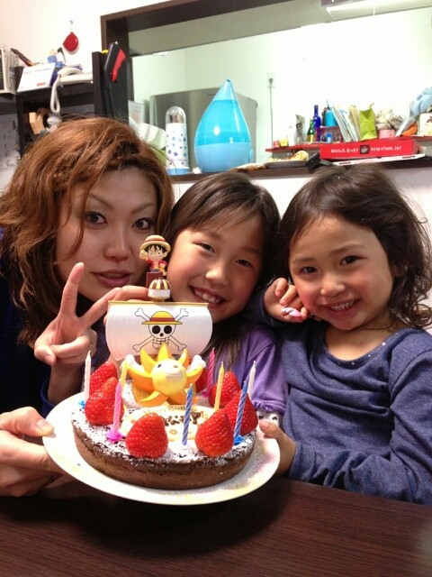 お誕生日にキャラケーキ 宝塚市山本のゆい美容室 姉妹のママブログ